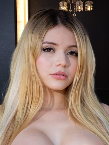 シャーロット 金髪外国人デリバリーヘルス　ハーレイクイン (枚方発)