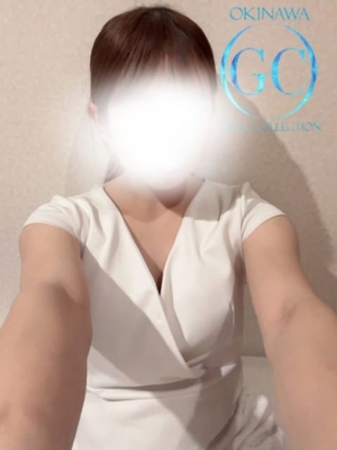 ももな 沖縄ガールズコレクション (辻発)