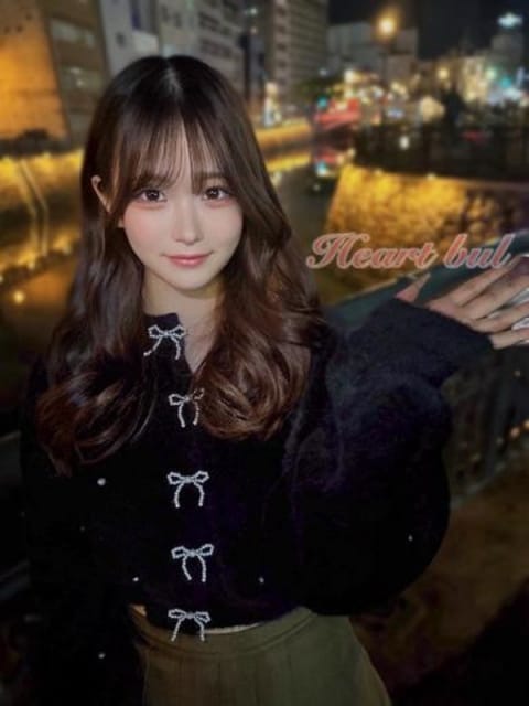 しゅり【未経験色白巨乳18歳】