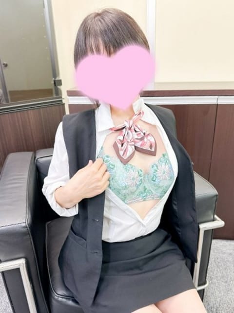 塚田しおん いちゃいちゃオフィス (高崎発)