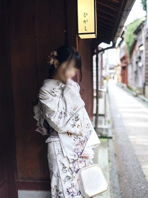 なつね『潮吹きド変態奥様』 金妻 (金沢発)