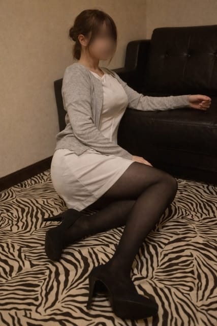 梨南（りな） 親戚より優しい高松の人妻 (高松発)