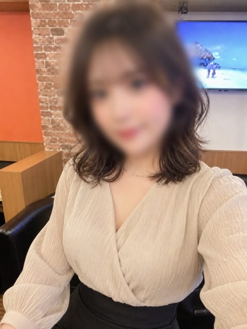 しおり 濃厚美巨乳三十路 (六本木発)