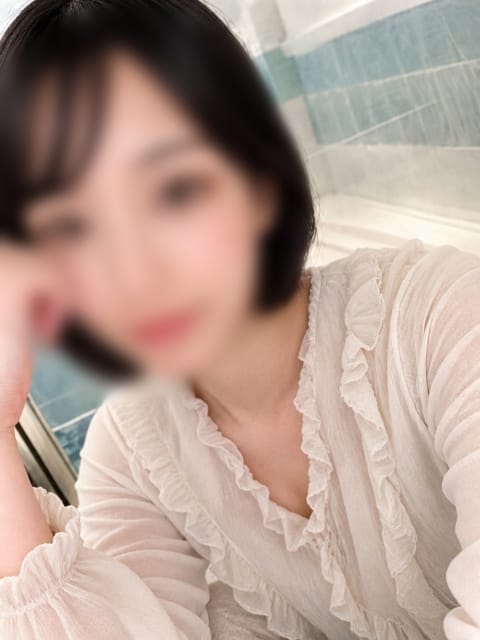 はつみ 濃厚美巨乳三十路 (六本木発)