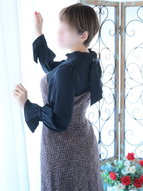 アミ 「福岡デリヘル」20代・30代★博多で評判のお店はココです！ (博多発)