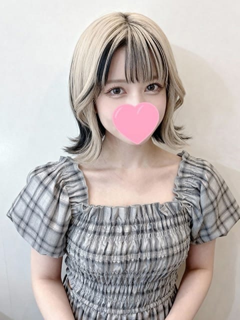 さとみ えっち大好き素人美少女 (河原町発)