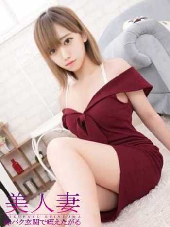 まゆみ 即パク!玄関で咥えたがる美人妻 (豊橋発)