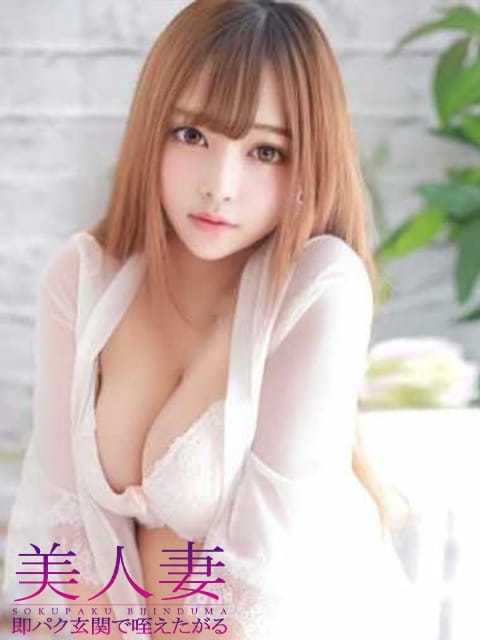 まい 即パク！玄関で咥えたがる美人妻 (豊橋発)