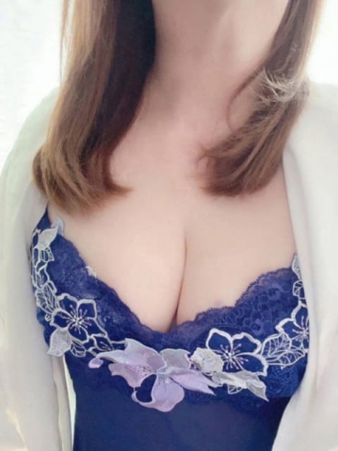 伊藤(いとう)性欲の増したリアル人妻！ 秘密の逢瀬&hellip; 〇〇妻(西条・東予・今治) (新居浜発)