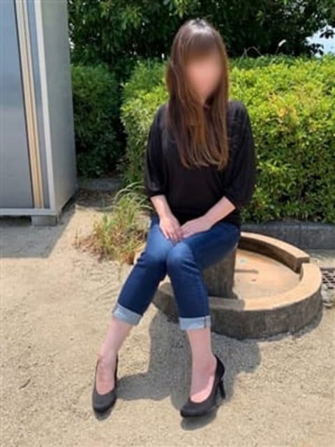 泉(いずみ)積極的なリップ、恋人気分の受身・・ 秘密の逢瀬&hellip; 〇〇妻(西条・東予・今治) (新居浜発)