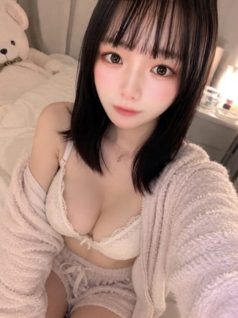 ともちん とある風俗店♡やりすぎさーくる新宿大久保店♡で色んな無料オプションしてみました (新宿発)