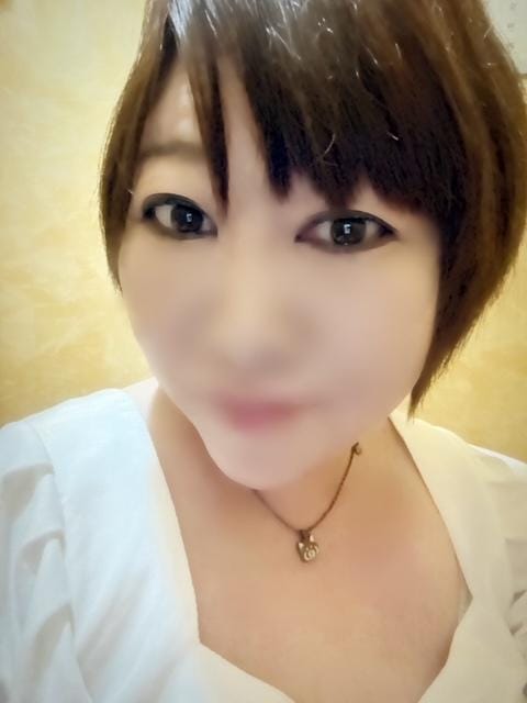 ももこ 人妻遊艶地 (札幌・すすきの発)