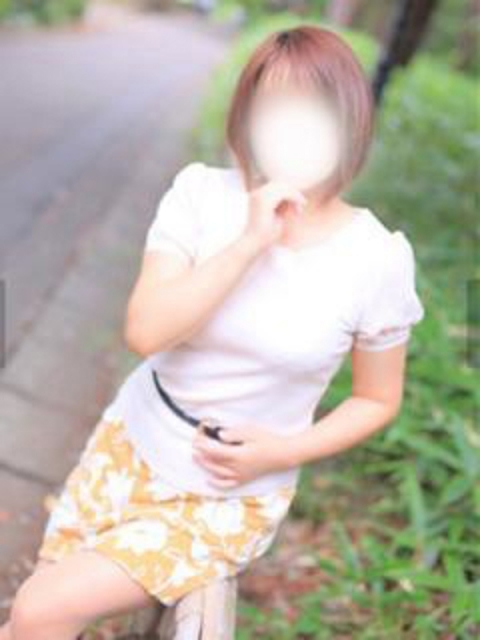 新人　真子（まこ）