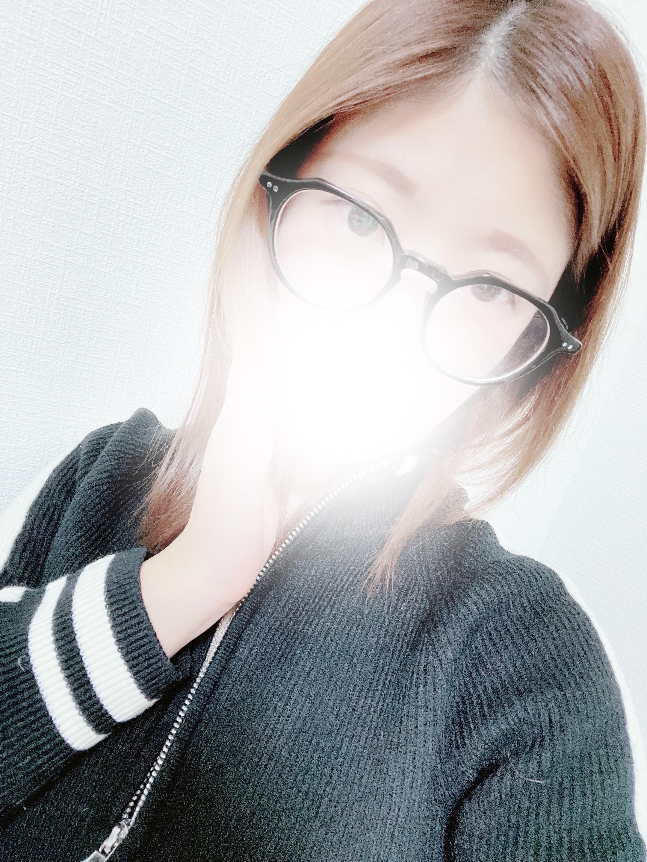 メガネっ娘っ︎<img class="emojione" alt="💕" title=":two_hearts:" src="https://fuzoku.jp/assets/img/emojione/1f495.png"/>︎︎✨️