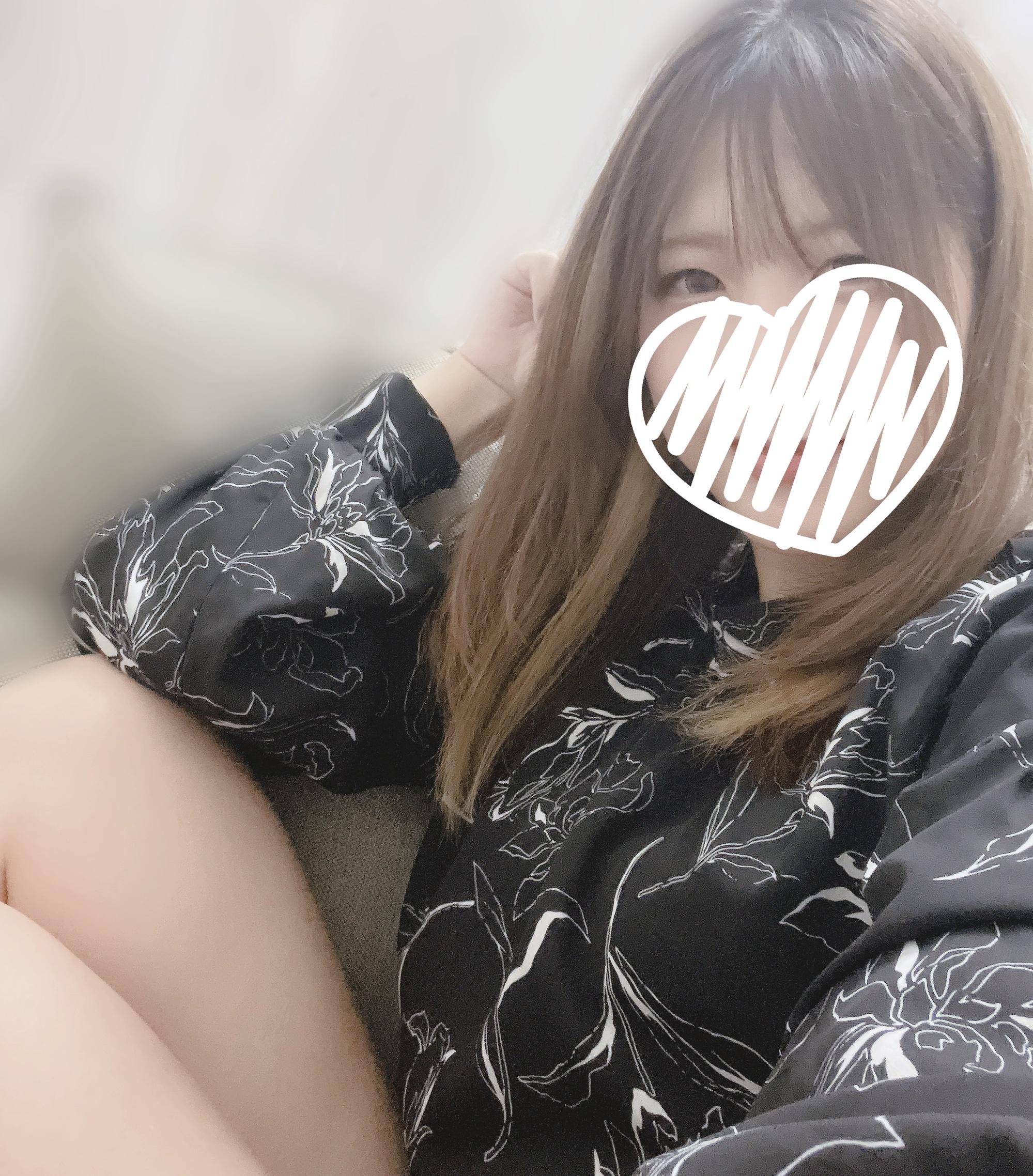 秋ですねん<img class="emojione" alt="🍂" title=":fallen_leaf:" src="https://fuzoku.jp/assets/img/emojione/1f342.png"/>