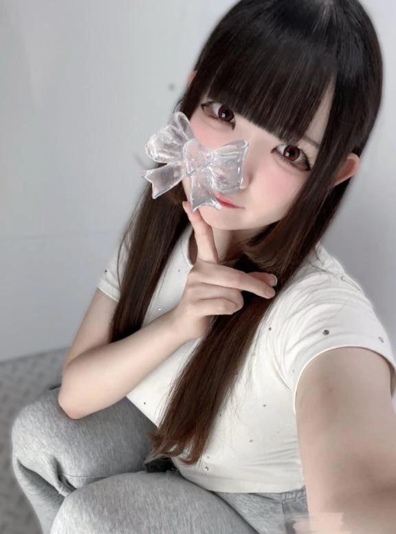 赤<img class="emojione" alt="🍒" title=":cherries:" src="https://fuzoku.jp/assets/img/emojione/1f352.png"/>