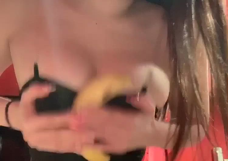 おっぱいは世界<img class="emojione" alt="🌍" title=":earth_africa:" src="https://fuzoku.jp/assets/img/emojione/1f30d.png"/>を🤍