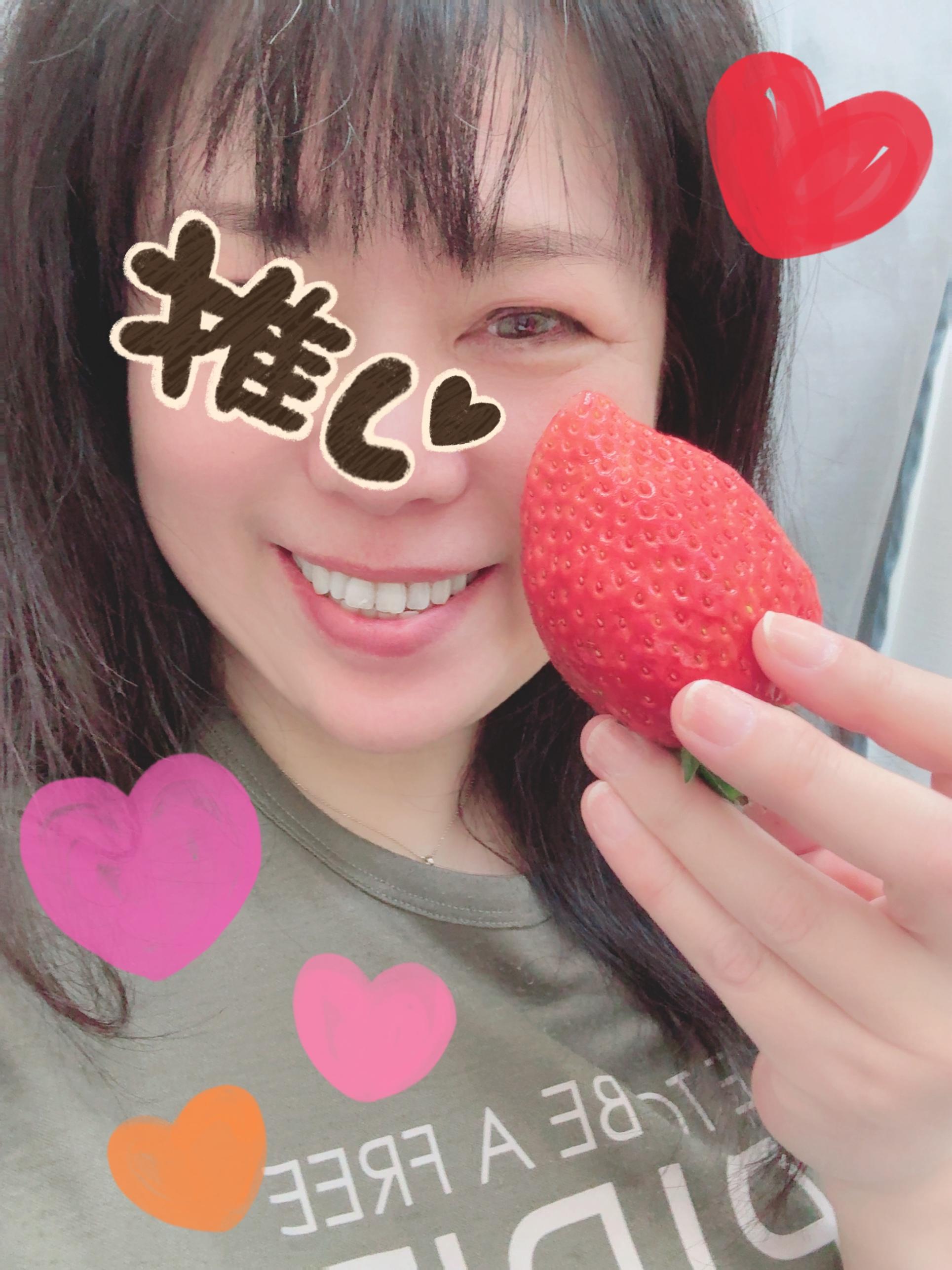 イチゴ推し<img class="emojione" alt="💕" title=":two_hearts:" src="https://fuzoku.jp/assets/img/emojione/1f495.png"/>