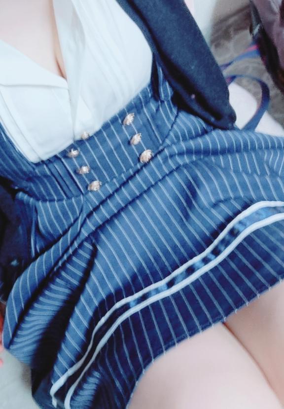 ｼｭｰ=͟͟͞͞c(‪ ✌︎&bull;́&upsilon;̶&bull;̀)✌︎