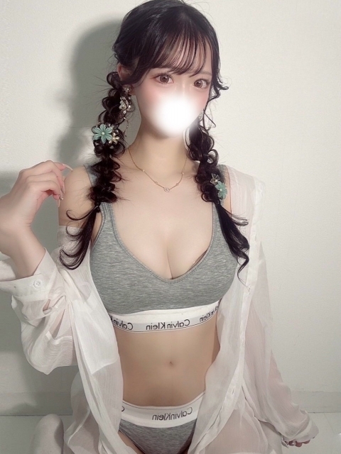 新人なのか☆全てを備えるハイスペ美女