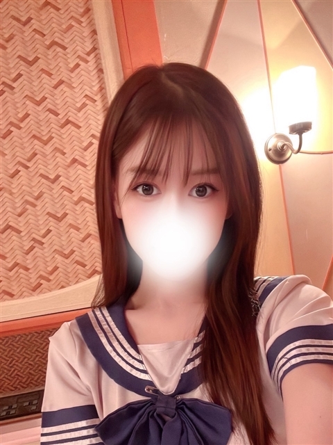 新人みゆ
