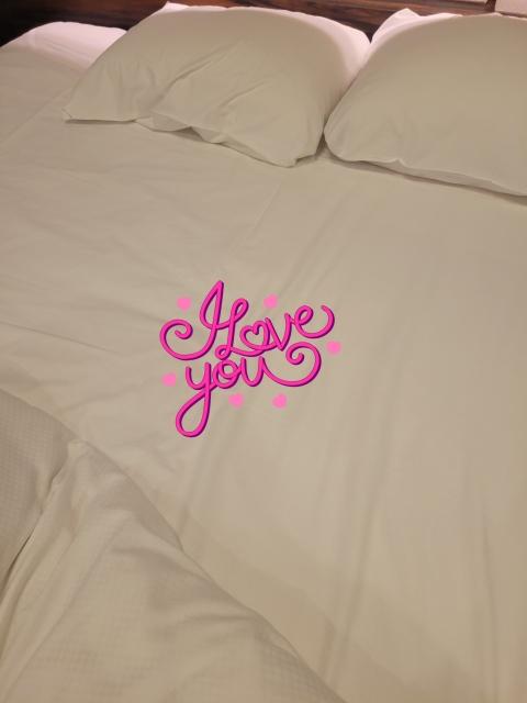 明日(土)出勤します