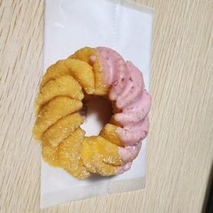 どーなつ<img class="emojione" alt="🍩" title=":doughnut:" src="https://fuzoku.jp/assets/img/emojione/1f369.png"/>