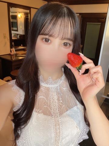 大きい<img class="emojione" alt="🍓" title=":strawberry:" src="https://fuzoku.jp/assets/img/emojione/1f353.png"/>
