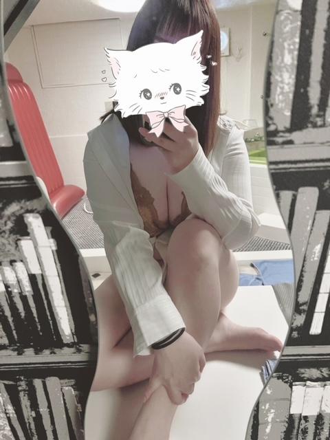 出勤してます<img class="emojione" alt="✨" title=":sparkles:" src="https://fuzoku.jp/assets/img/emojione/2728.png"/>