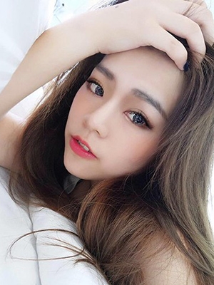 村上ナナ