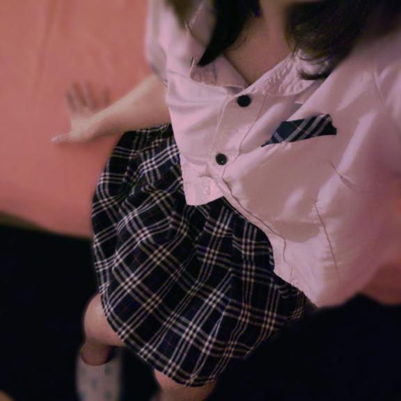(๑・ω-)～๓