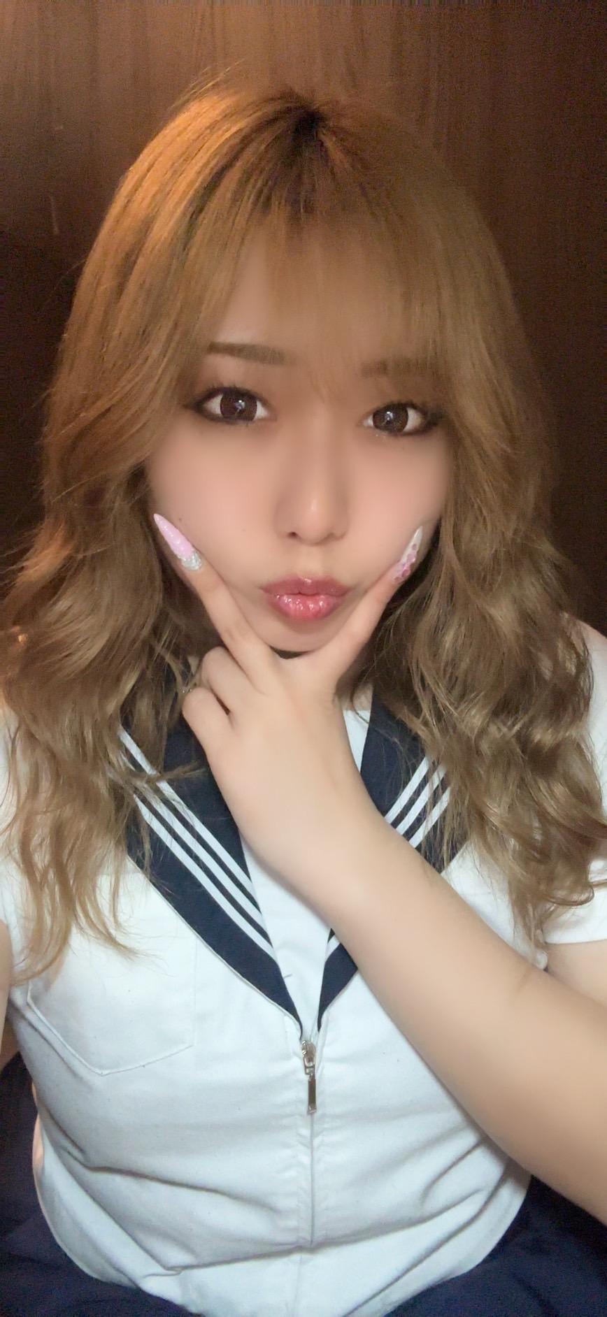 10:00-17:00出勤<img class="emojione" alt="⏰" title=":alarm_clock:" src="https://fuzoku.jp/assets/img/emojione/23f0.png"/>