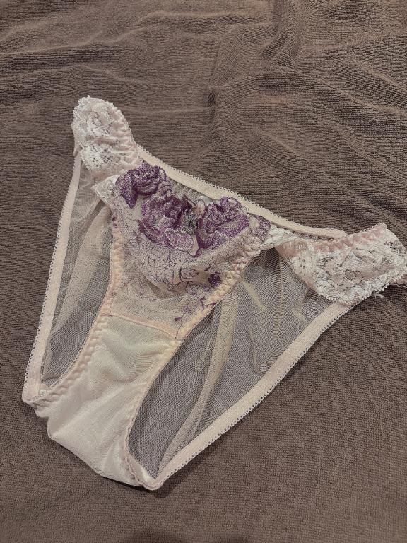 ぬぎぬぎ、、<img class="emojione" alt="❣️" title=":heart_exclamation:" src="https://fuzoku.jp/assets/img/emojione/2763.png"/>