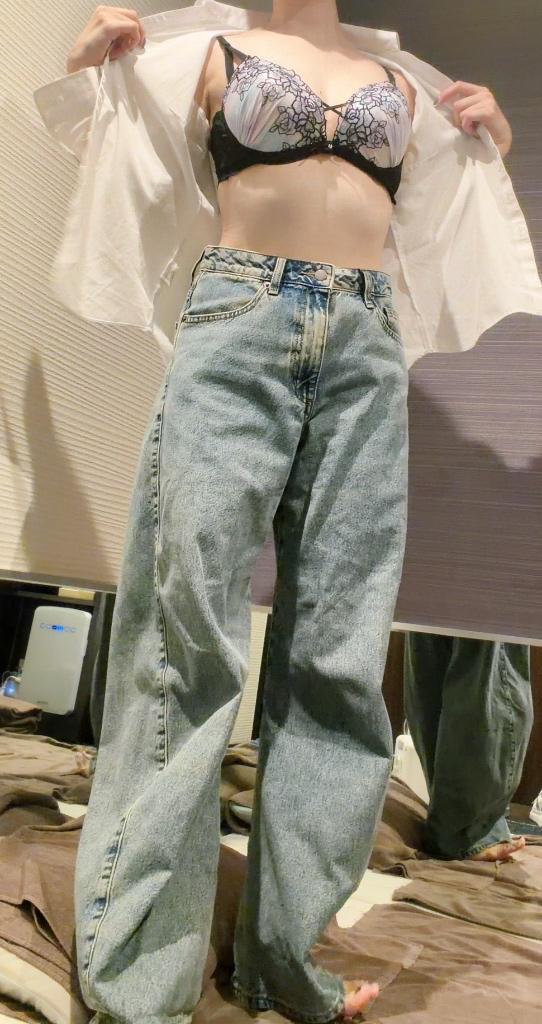 <img class="emojione" alt="👖" title=":jeans:" src="https://fuzoku.jp/assets/img/emojione/1f456.png"/>