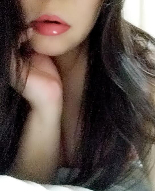 密着して