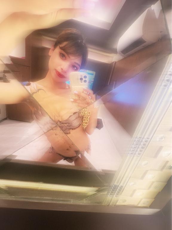 出勤🫡<img class="emojione" alt="💕" title=":two_hearts:" src="https://fuzoku.jp/assets/img/emojione/1f495.png"/>