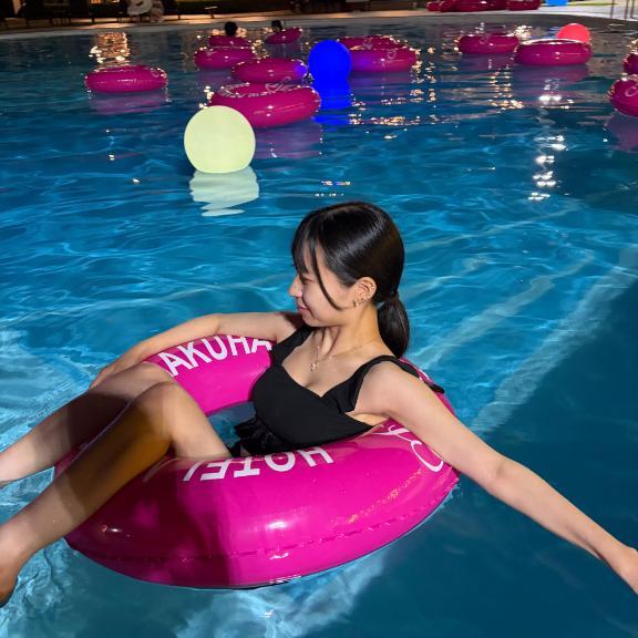 【④】ナイトプール行ってきた<img class="emojione" alt="👙" title=":bikini:" src="https://fuzoku.jp/assets/img/emojione/1f459.png"/><img class="emojione" alt="🌙" title=":crescent_moon:" src="https://fuzoku.jp/assets/img/emojione/1f319.png"/>