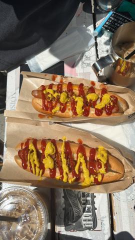 大きいホットドッグ<img class="emojione" alt="🌭" title=":hotdog:" src="https://fuzoku.jp/assets/img/emojione/1f32d.png"/><img class="emojione" alt="🌭" title=":hotdog:" src="https://fuzoku.jp/assets/img/emojione/1f32d.png"/>