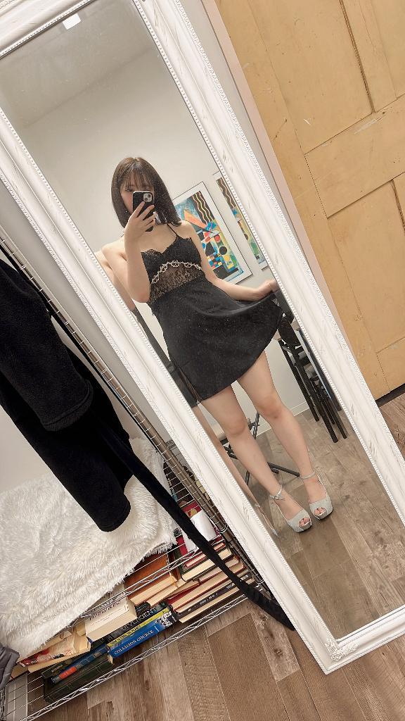 鏡越しの椎名さん🪞