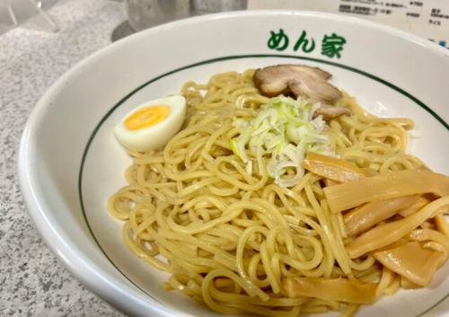 今日もいるよ<img class="emojione" alt="🍜" title=":ramen:" src="https://fuzoku.jp/assets/img/emojione/1f35c.png"/>