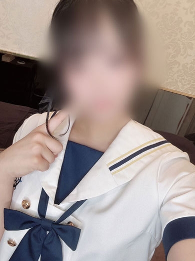 なり　 清純清楚黒髪ショート少女