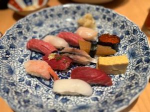 <img class="emojione" alt="🍣" title=":sushi:" src="https://fuzoku.jp/assets/img/emojione/1f363.png"/>