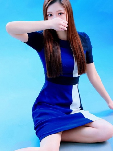小糸かれん