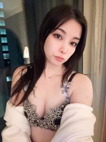 疲れた時は私のこと思い出して？🥺<img class="emojione" alt="💕" title=":two_hearts:" src="https://fuzoku.jp/assets/img/emojione/1f495.png"/>