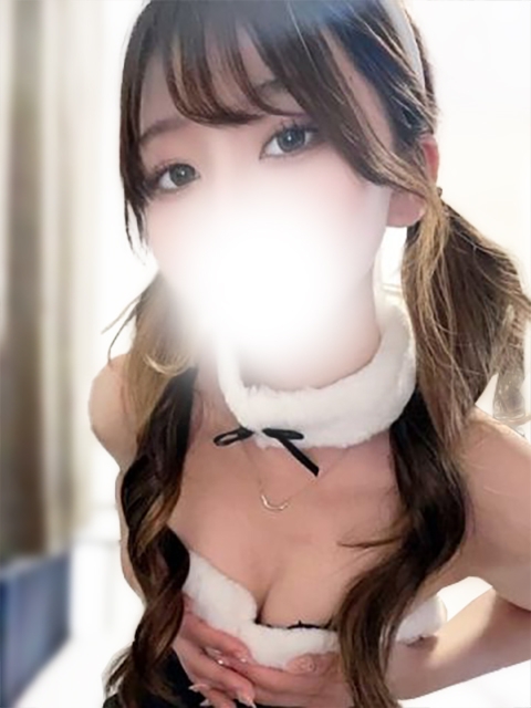 泉戸ゆいな
