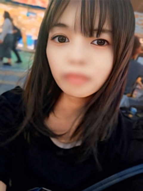 新人ここな