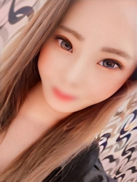 新人なつめ