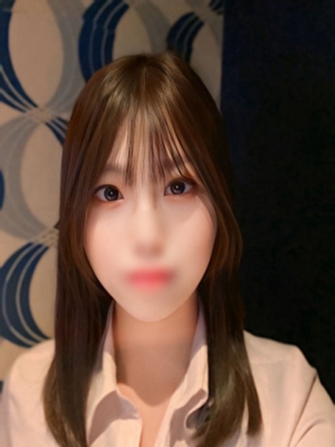 新人ゆいか