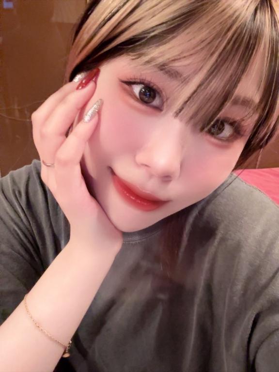 <img class="emojione" alt="👏" title=":clap:" src="https://fuzoku.jp/assets/img/emojione/1f44f.png"/>