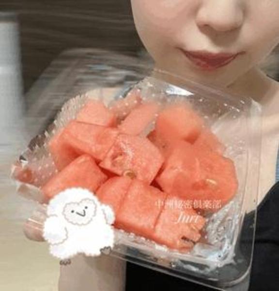 もぐもぐ